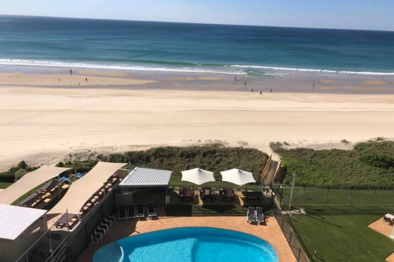 breakers-surfers-paradise